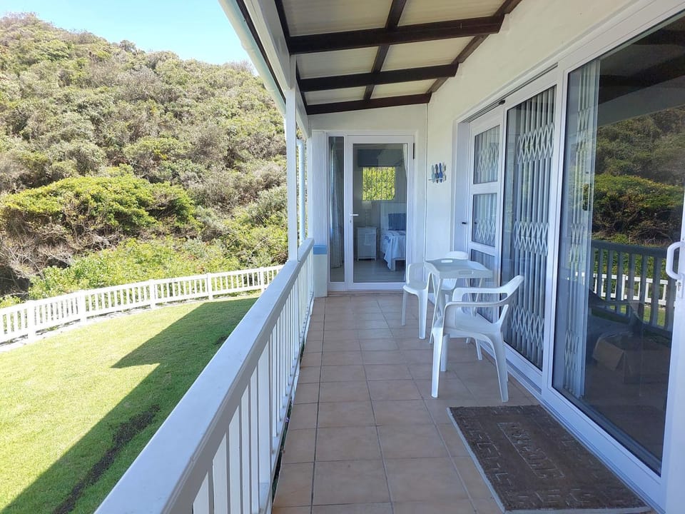 Patio, Natural landscape, Garden, Balcony/Terrace