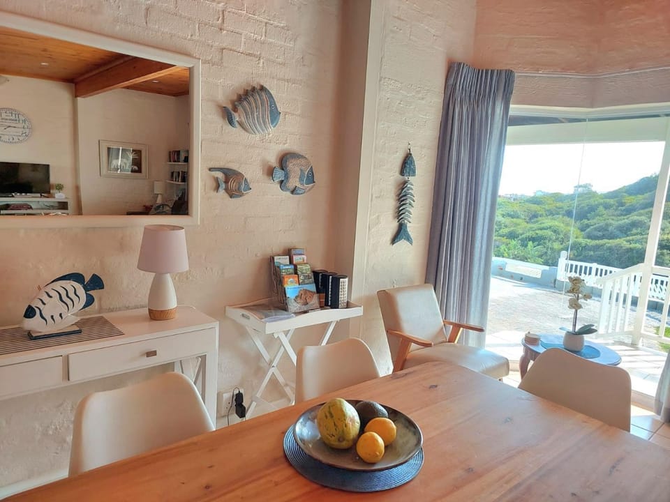 View (from property/room), Dining area, Mountain view