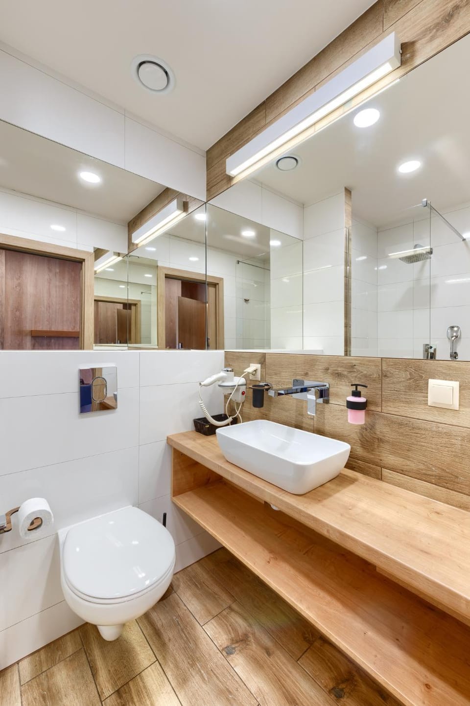 Shower, Toilet, Bathroom, towels