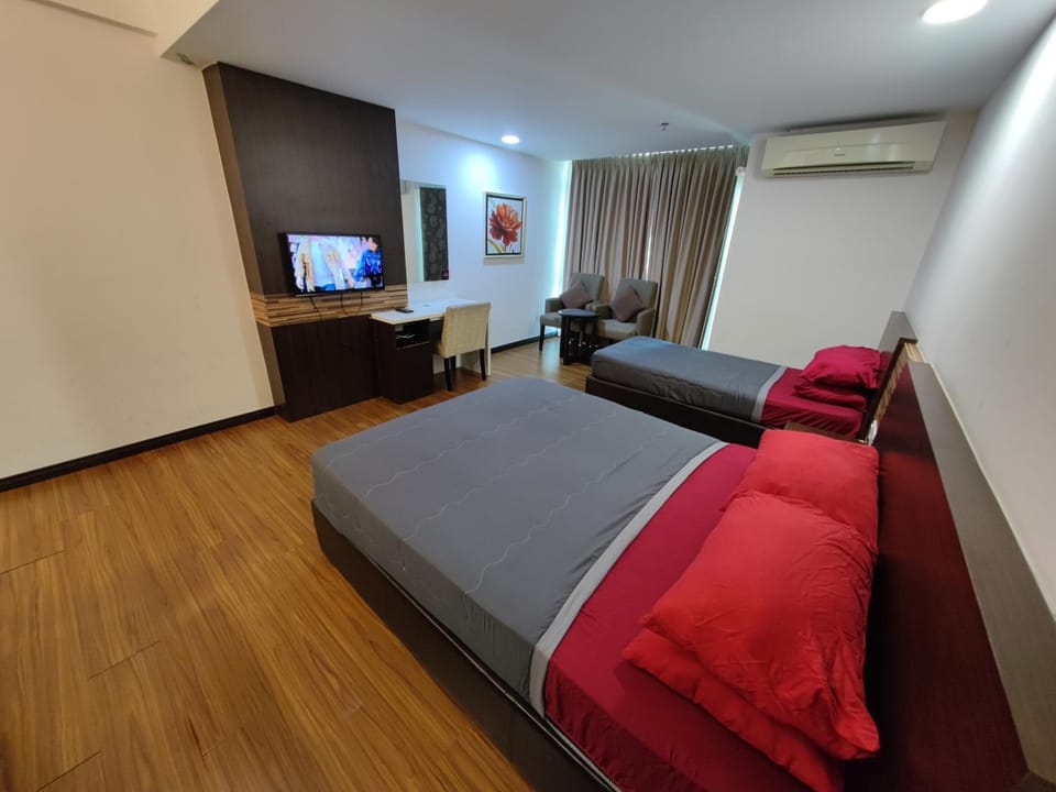 Bed, TV and multimedia, Seating area
