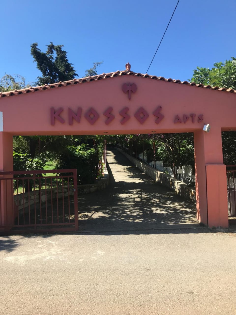 Knossos Apartment hotel in Panormos in Rethymno