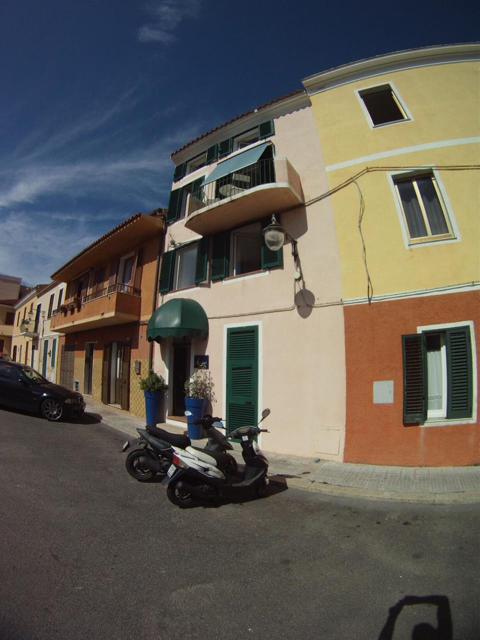 Facade/entrance
