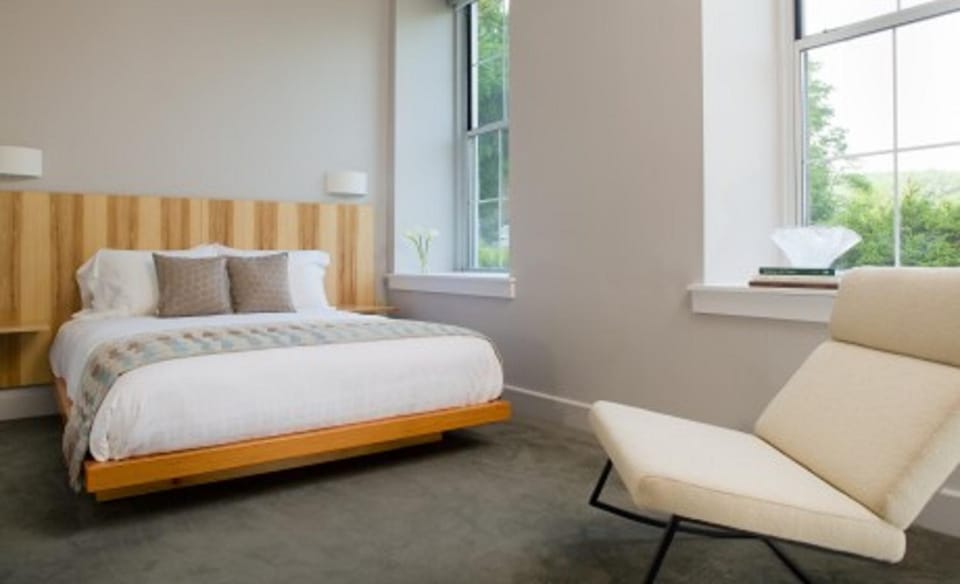 Bed, Photo of the whole room, Seating area