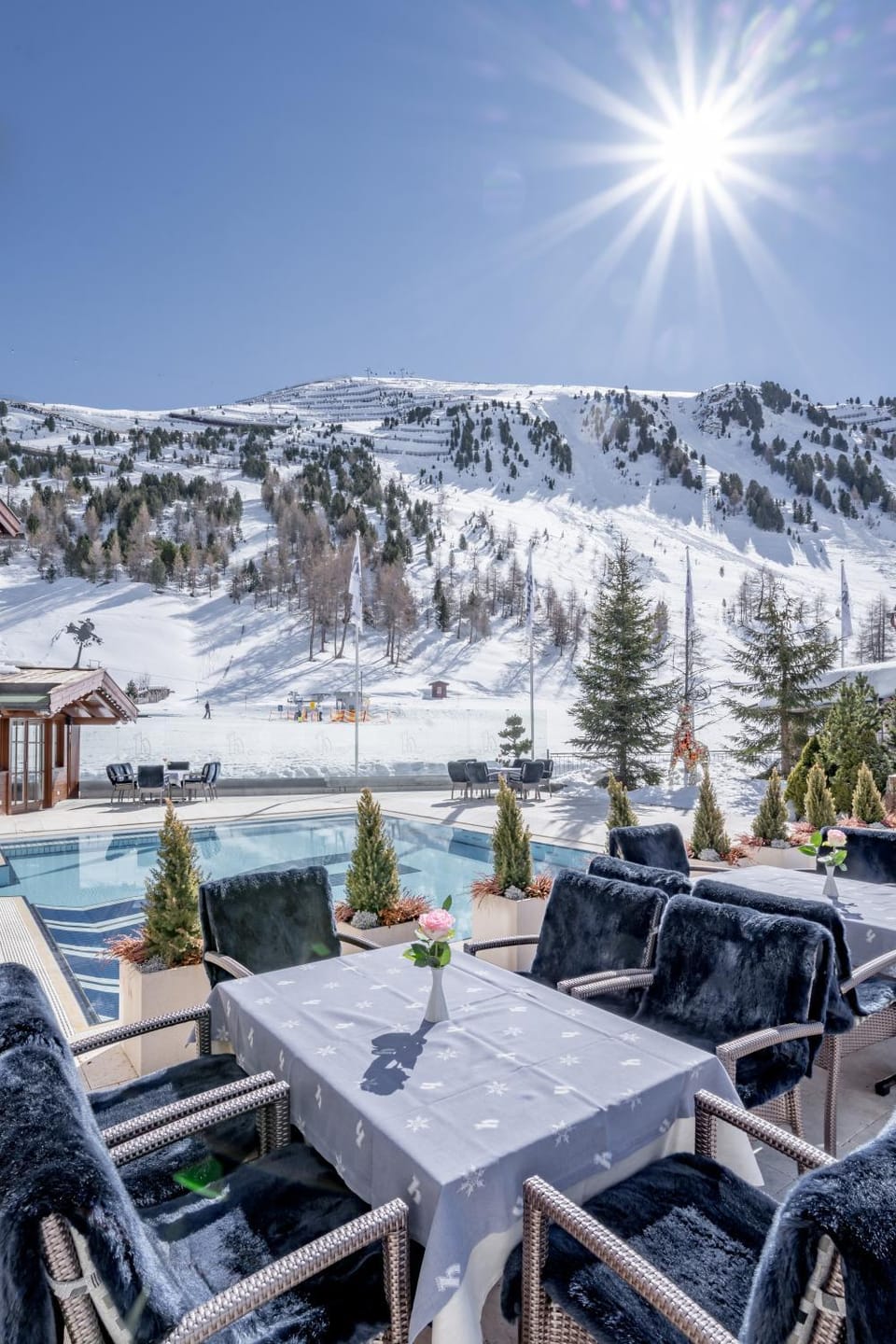 Balcony/Terrace, Mountain view, Pool view