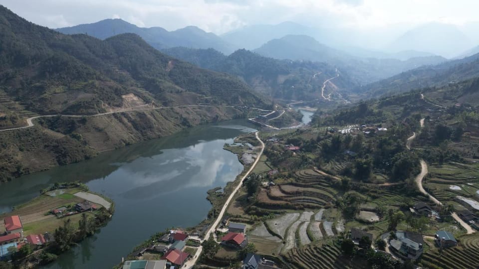 Day, Neighbourhood, Natural landscape, Bird's eye view, Lake view, Mountain view