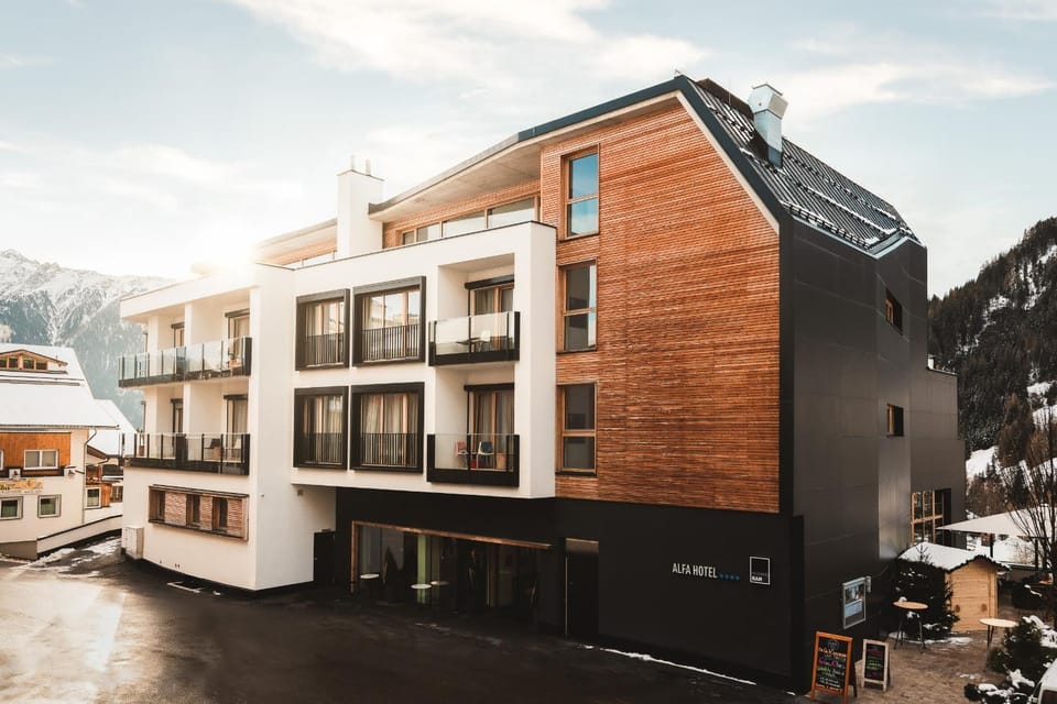 Property building, Street view, Location