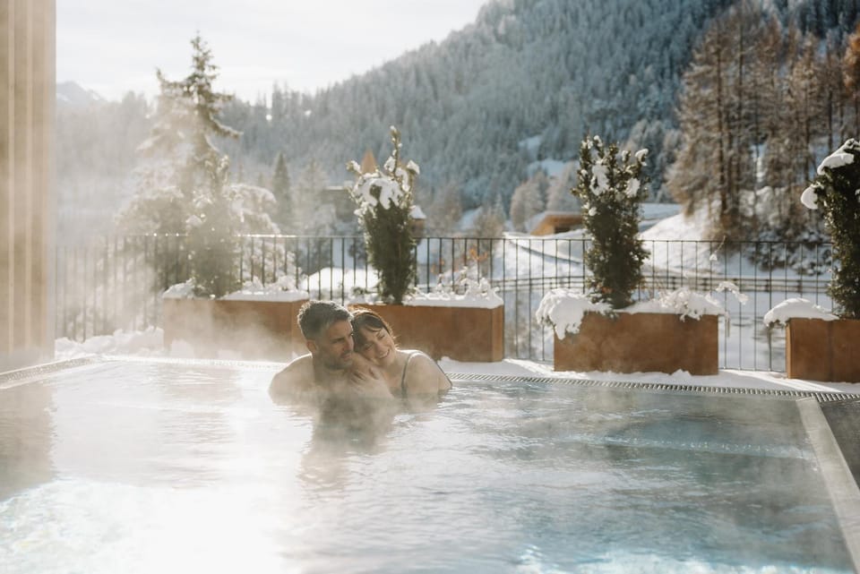 Hot Tub, Swimming pool