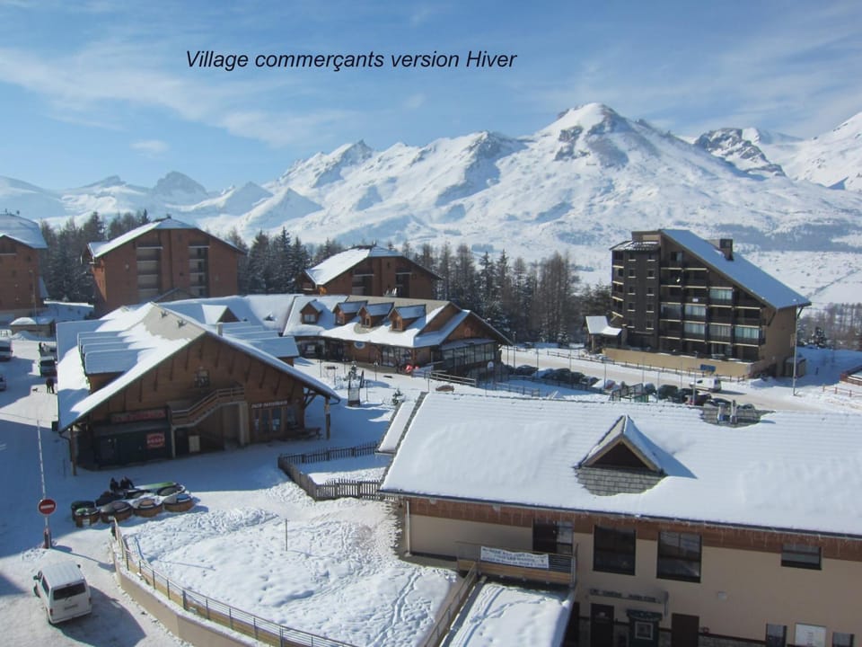 Neighbourhood, Winter