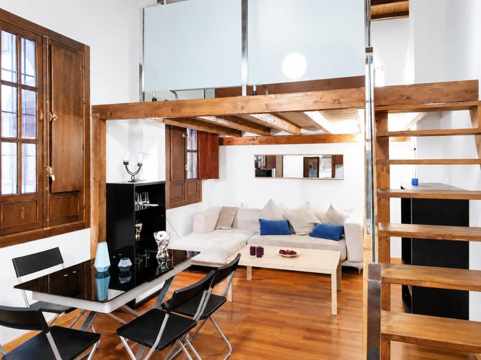 Communal lounge/ TV room, Bed, TV and multimedia, Living room, Photo of the whole room, Seating area, Dining area, Evening entertainment, Bedroom