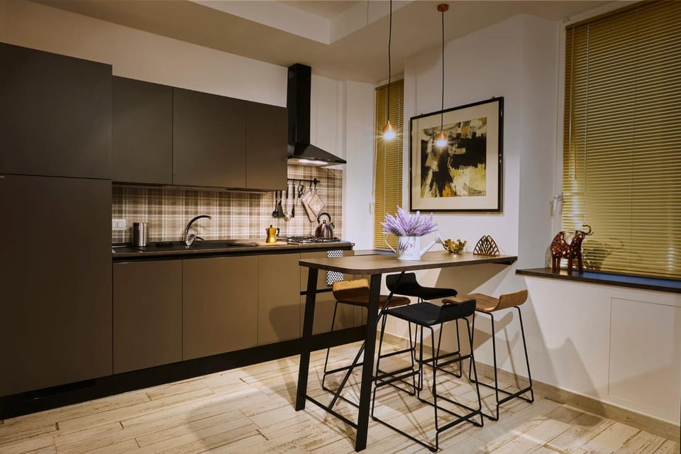 Coffee/tea facilities, Kitchen or kitchenette, Dining area