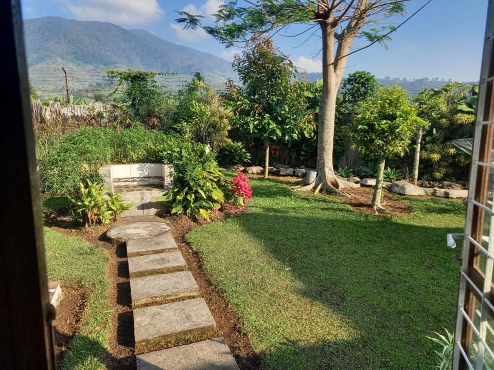Villa Oma Bougenville 2 Villa in West Java