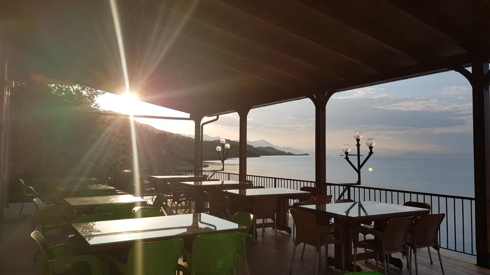 Restaurant/places to eat, Balcony/Terrace, Sunset