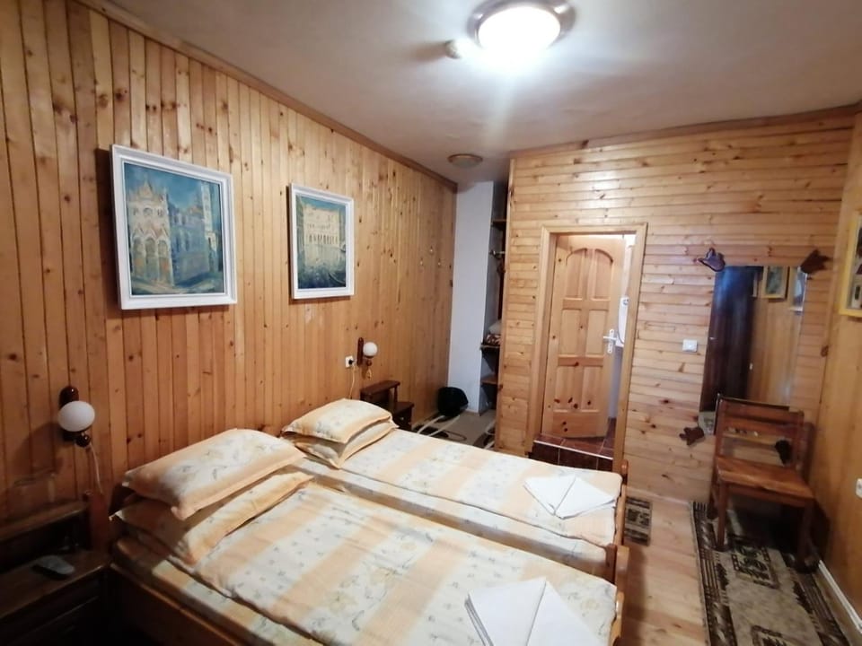 Семеен хотел Калина Family hotel Kalina Говедарци Bed and Breakfast in North Macedonia