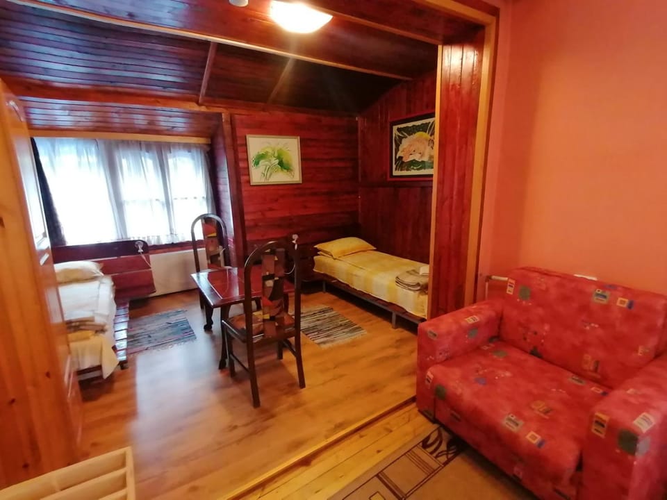 Семеен хотел Калина Family hotel Kalina Говедарци Bed and Breakfast in North Macedonia