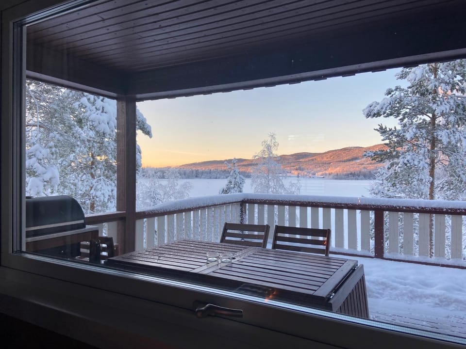 Winter, View (from property/room), Balcony/Terrace, Lake view, Mountain view