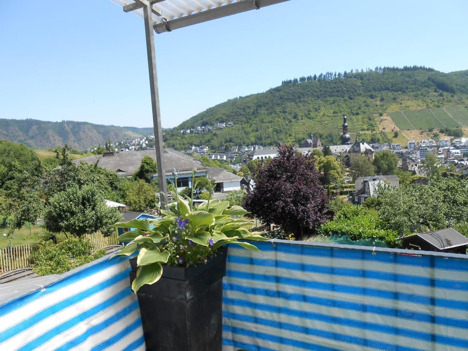 Balcony/Terrace, Mountain view
