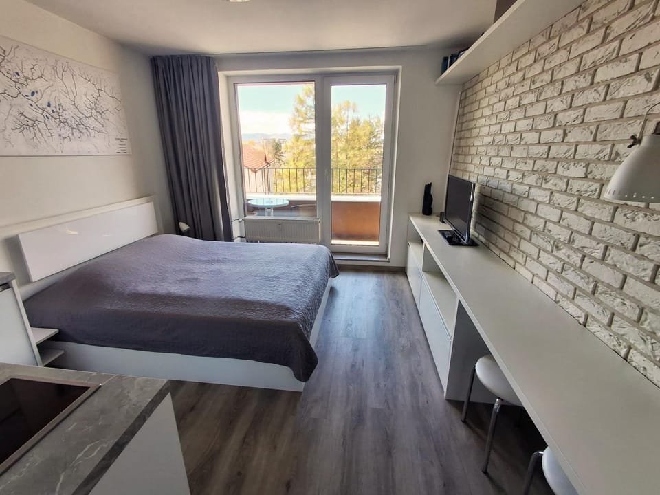 Communal lounge/ TV room, Bed, TV and multimedia, Living room, Bedroom