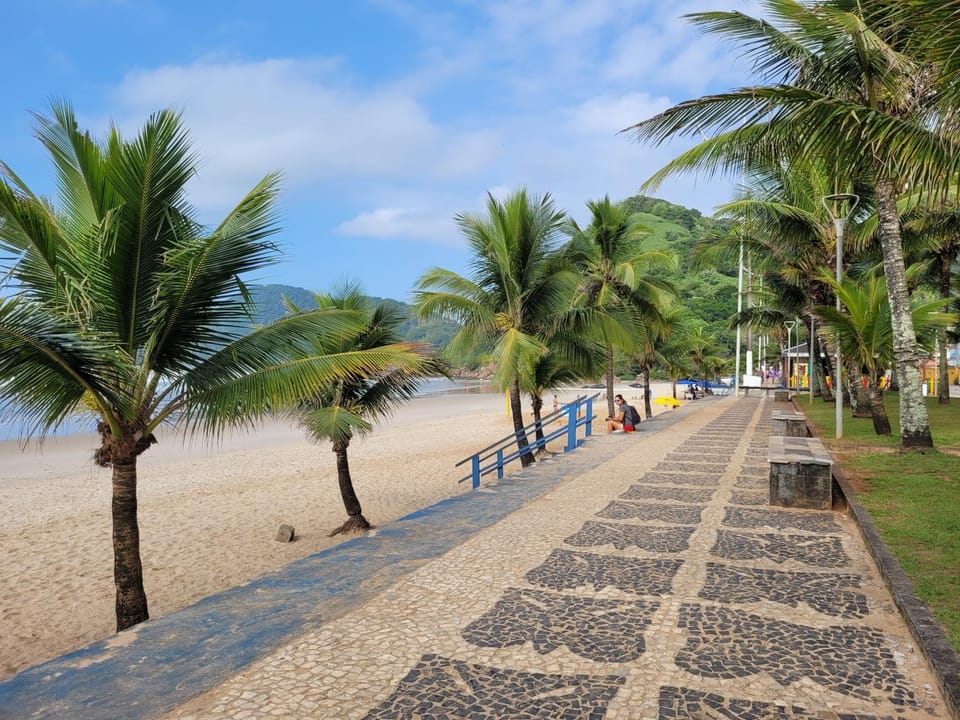 Praia do Tombo - Pé na areia Apartment in State of São Paulo