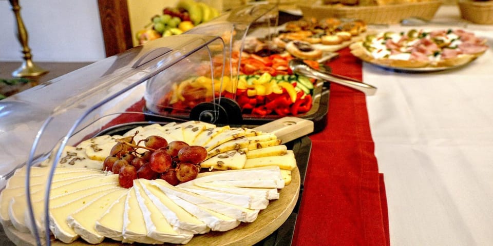 Breakfast, Buffet breakfast
