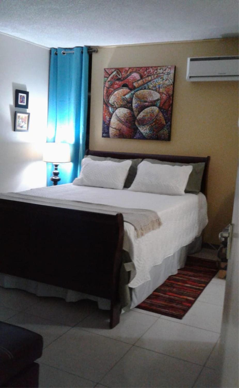 Bed, Photo of the whole room