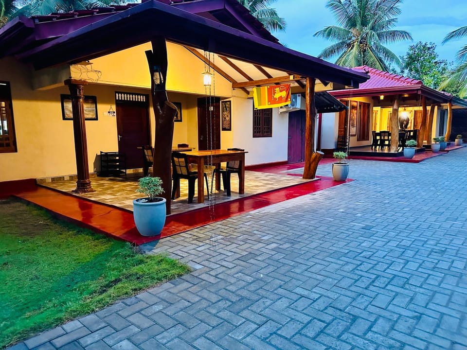 Green Sapphire Holiday Resort Wilpaththu Bed and Breakfast in Sri Lanka