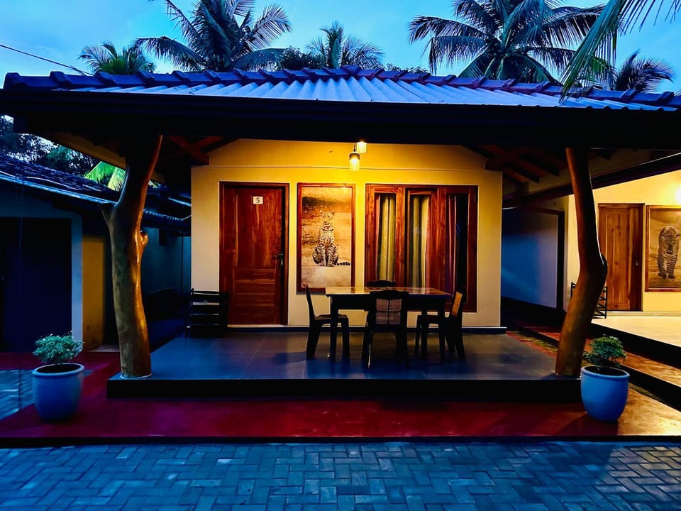 Green Sapphire Holiday Resort Wilpaththu Bed and Breakfast in Sri Lanka