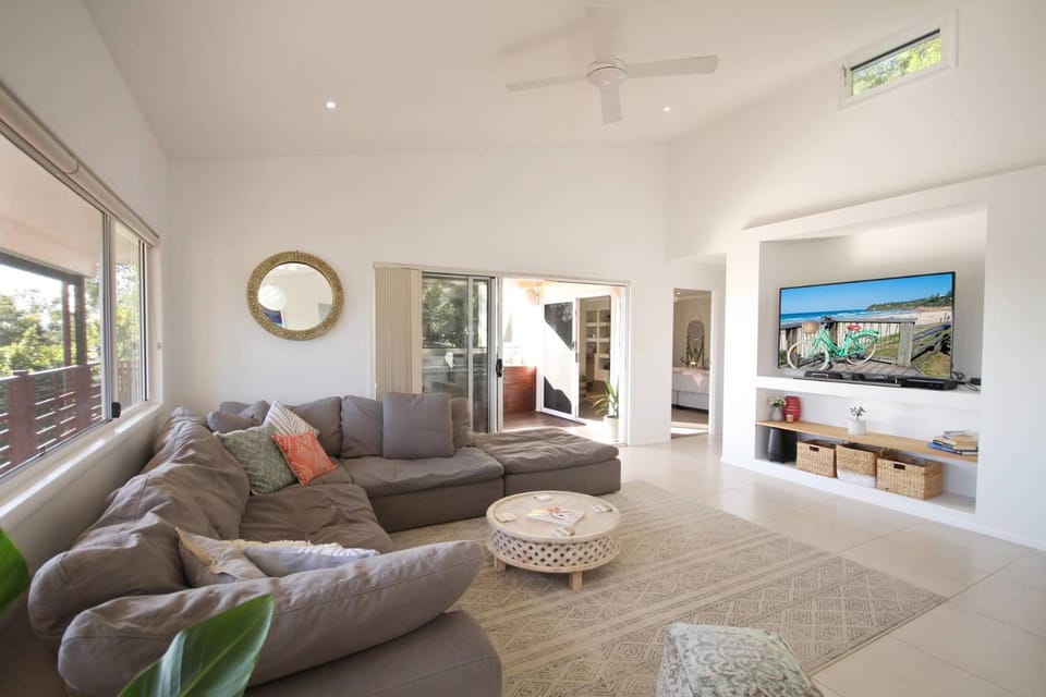 Stunning Home With Spectacular Views House in Coolum Beach