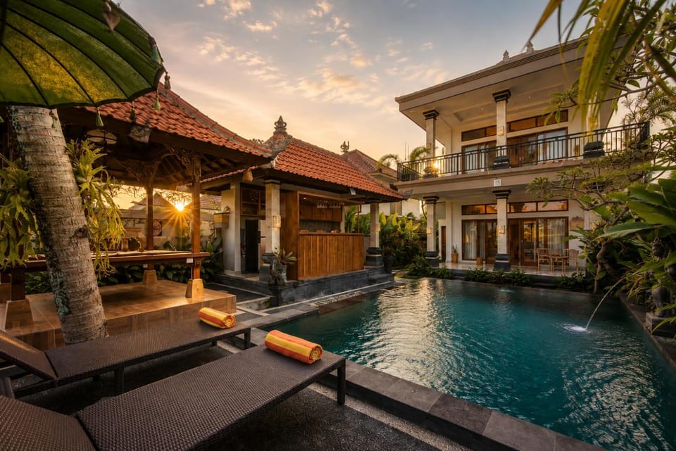 Property building, Natural landscape, Garden, Garden view, Pool view, Swimming pool, sunbed