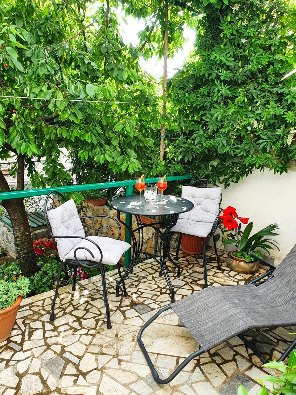 Patio, Day, Garden, Balcony/Terrace, Seating area, Garden view