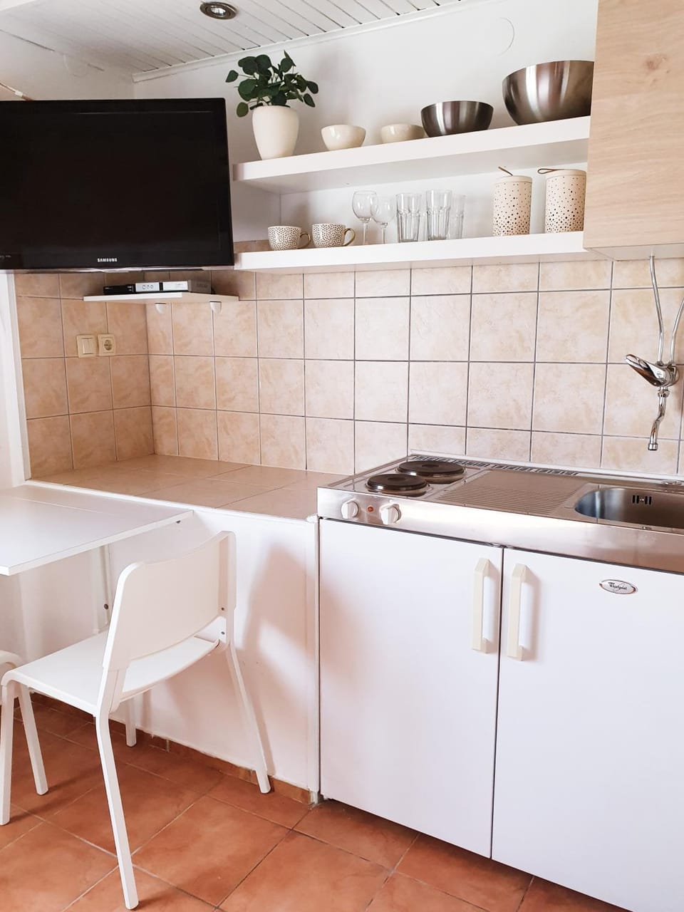 TV and multimedia, Kitchen or kitchenette, stove