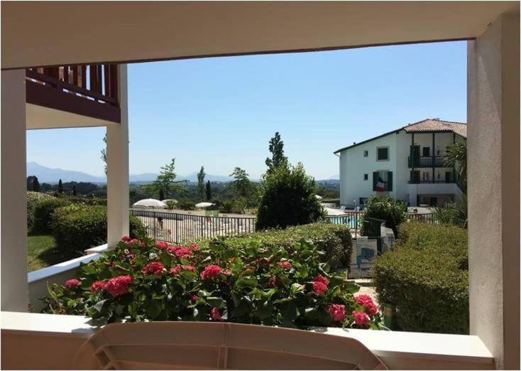 Garden view, Mountain view, Pool view