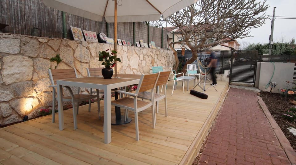 Patio, BBQ facilities, Garden