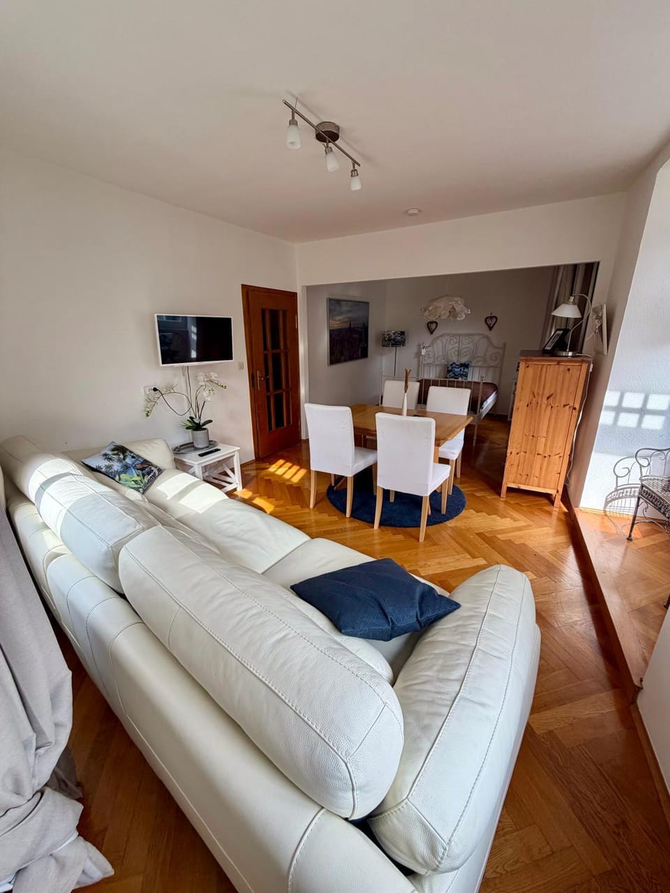 Living room, Dining area, Bedroom