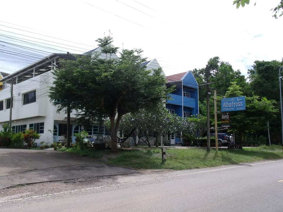 Albatross Guesthouse @ Thungwualaen Beach Bed and Breakfast in Thailand
