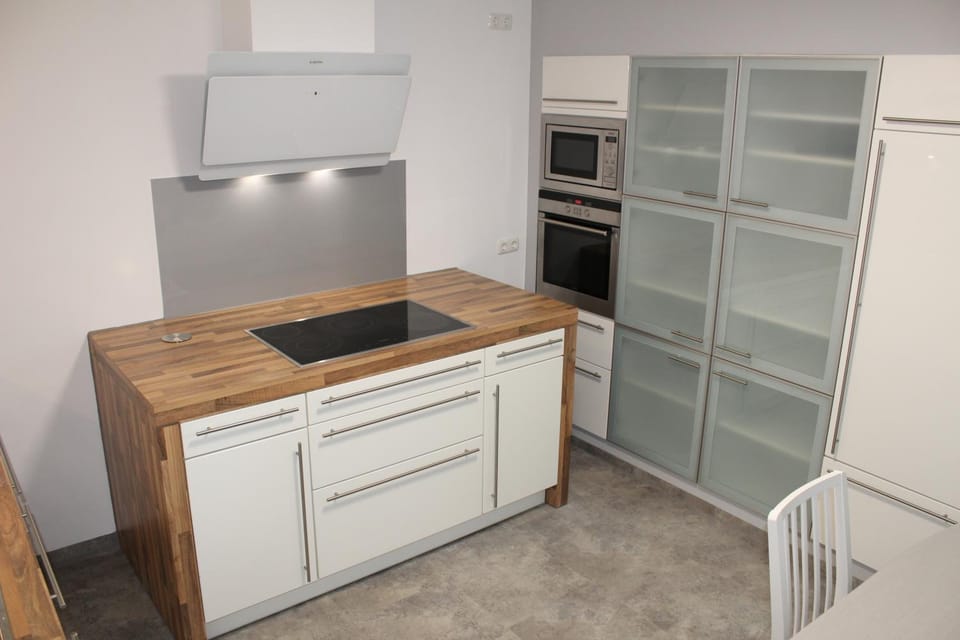 Kitchen or kitchenette, Communal kitchen, kitchen
