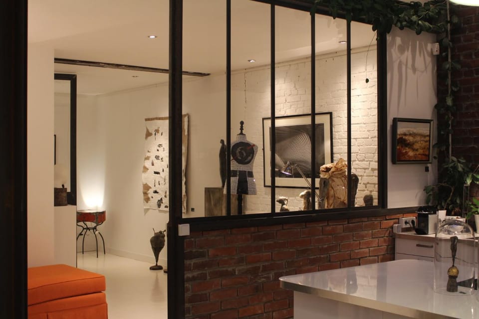 On-site shops, Internal: Not applicable to any particular room