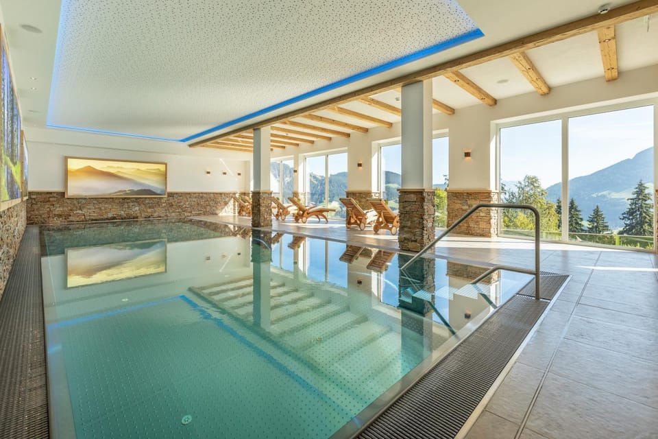 Spa and wellness centre/facilities, Public Bath
