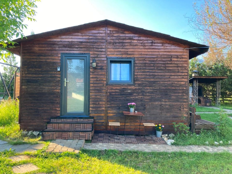 Property building, Day, Garden, Garden view