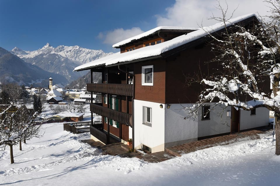 Facade/entrance, Winter
