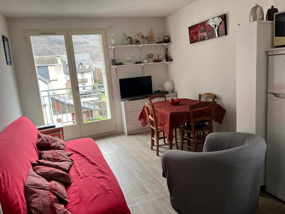 Les Jardins du Casino T2 bis- 4 personnes-Tarif cures 700 euros Apartment in Catalonia