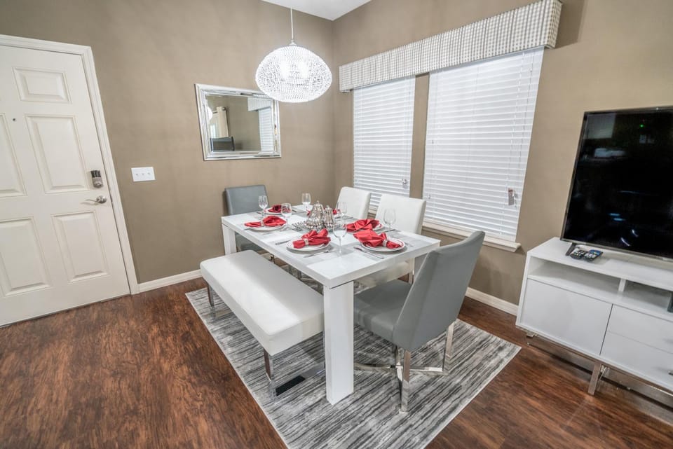 Food and drinks, Dining area