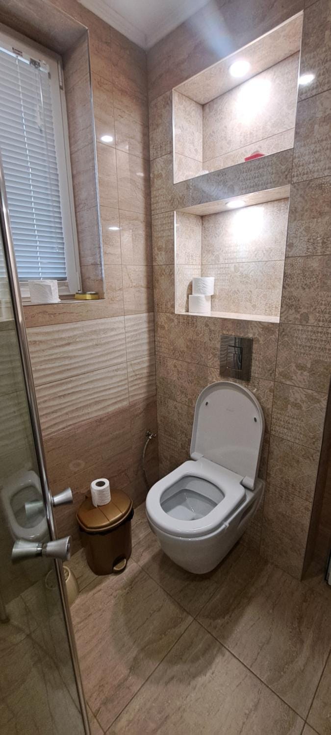 Shower, Toilet, Bathroom