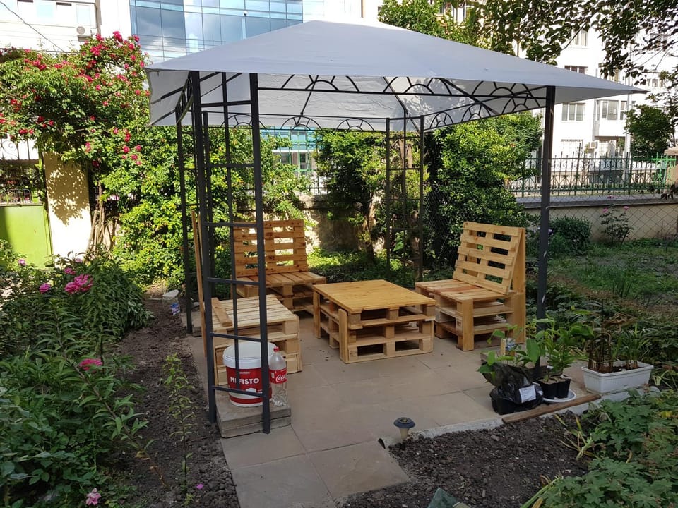 Garden, Seating area