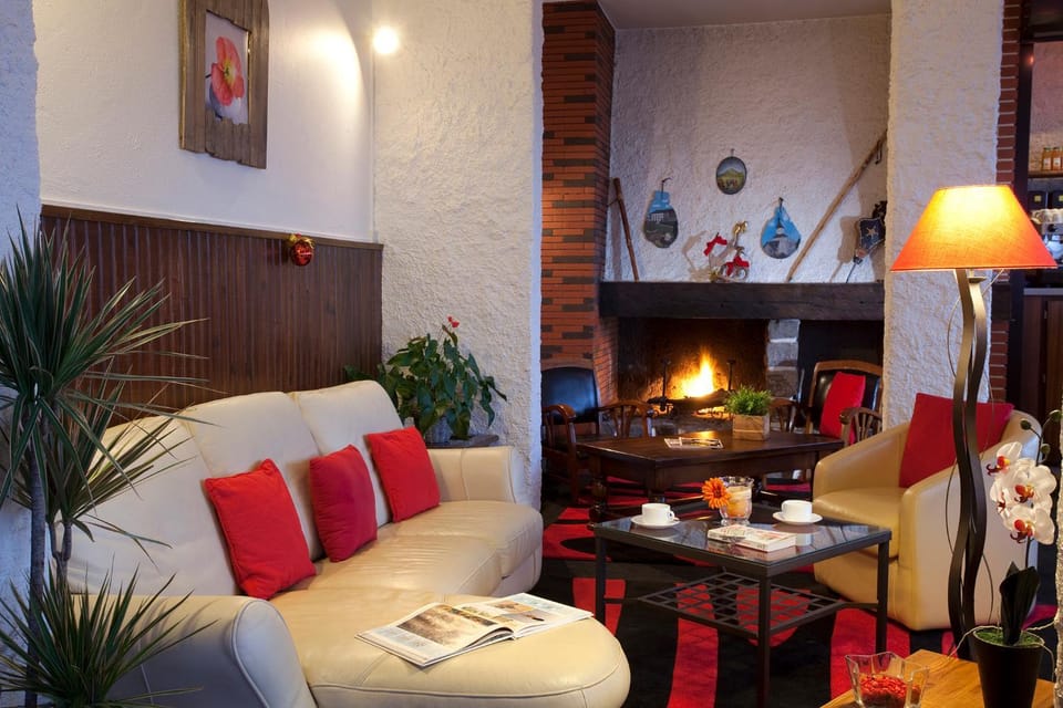 Communal lounge/ TV room