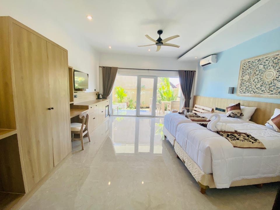 Solaluna Beach Homestay Bed and Breakfast in Abang