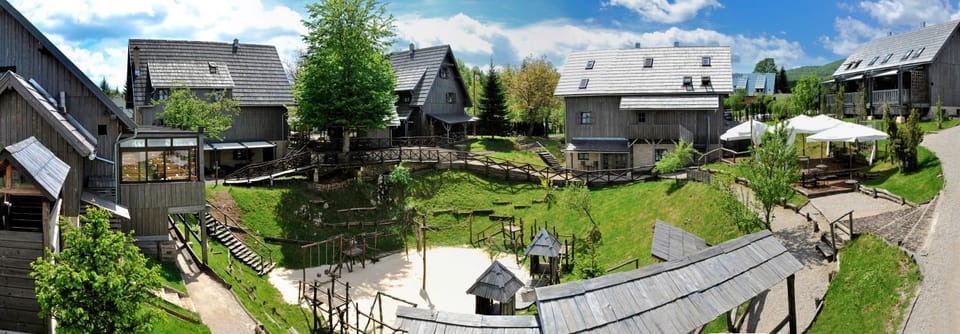 Spring, Day, Natural landscape, Summer, Children play ground, Autumn, On site, Pets, Pets