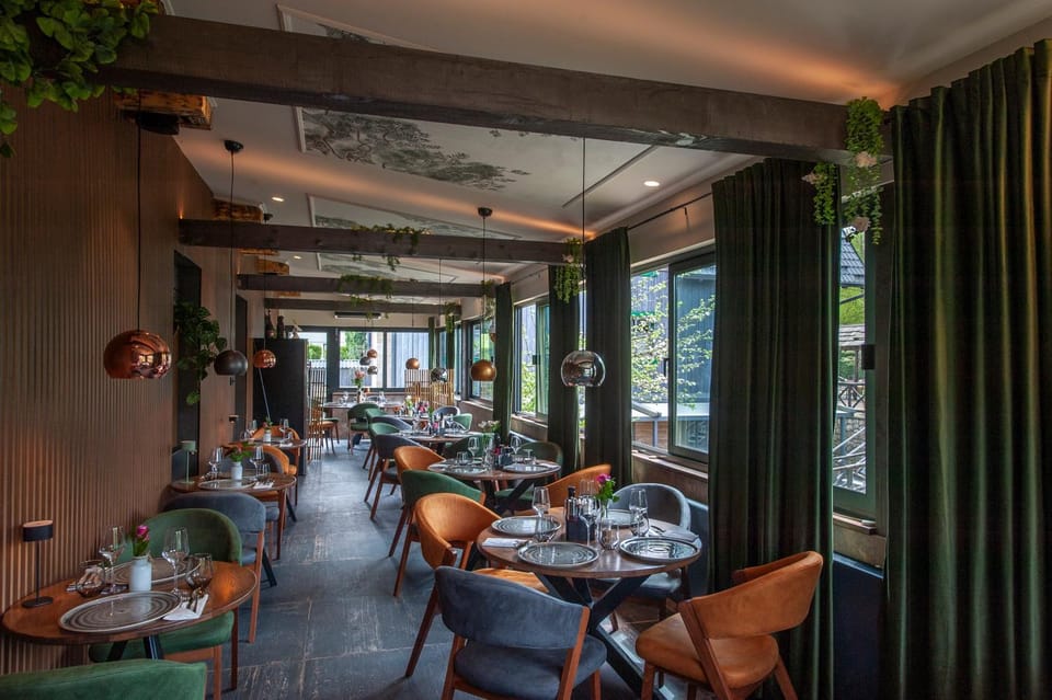 Restaurant/places to eat, Banquet/Function facilities