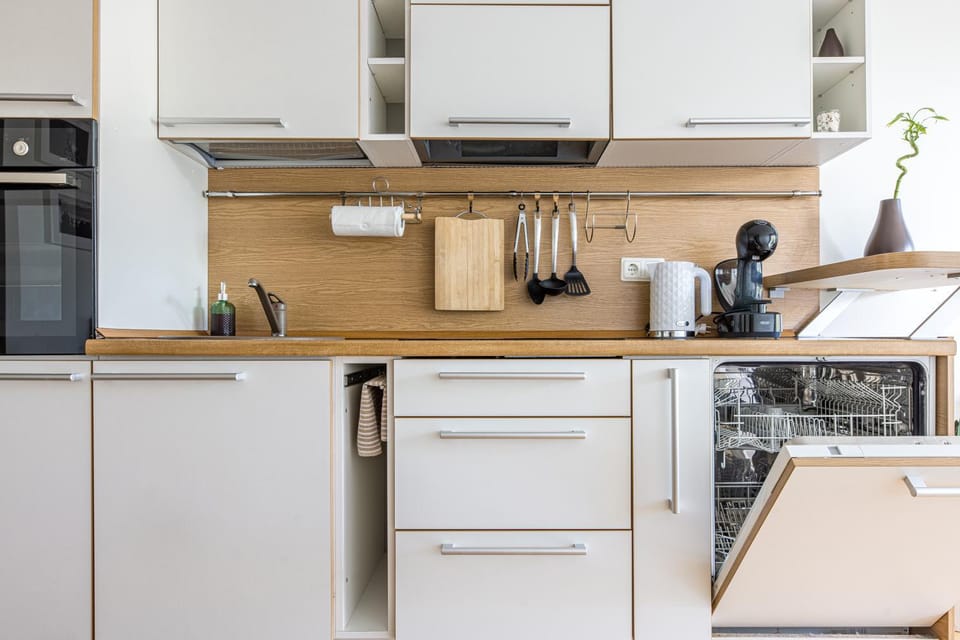 Coffee/tea facilities, dishwasher, pet friendly, stove