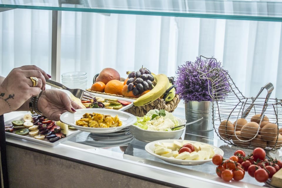 Breakfast, Continental breakfast, Buffet breakfast