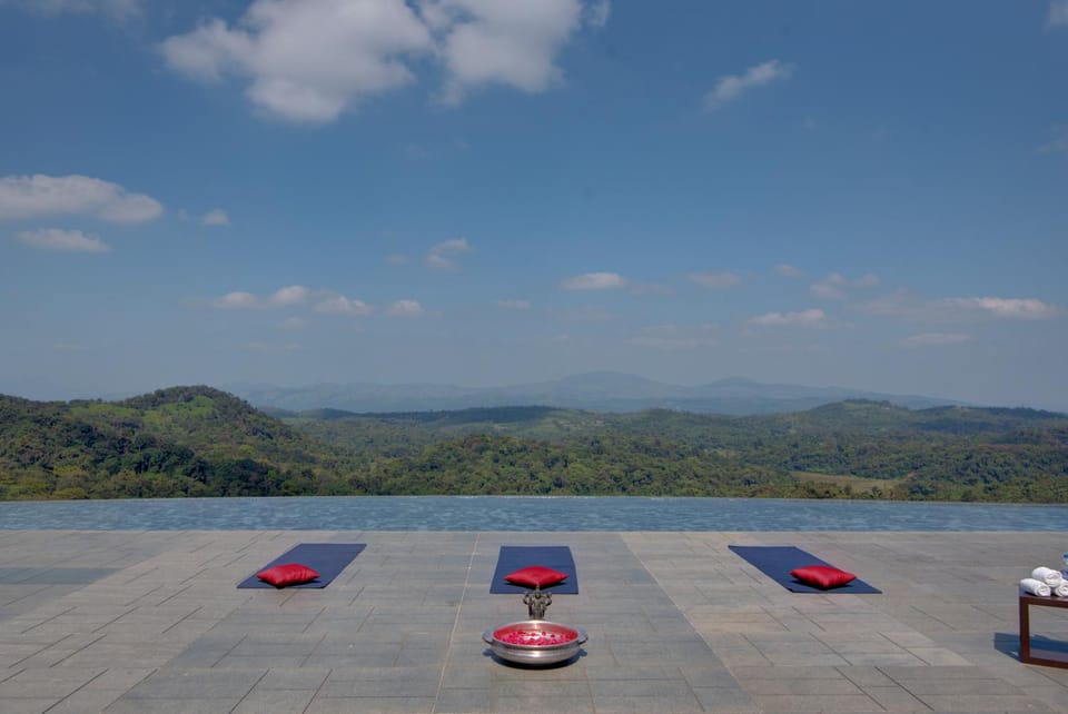 Facade/entrance, View (from property/room), Mountain view